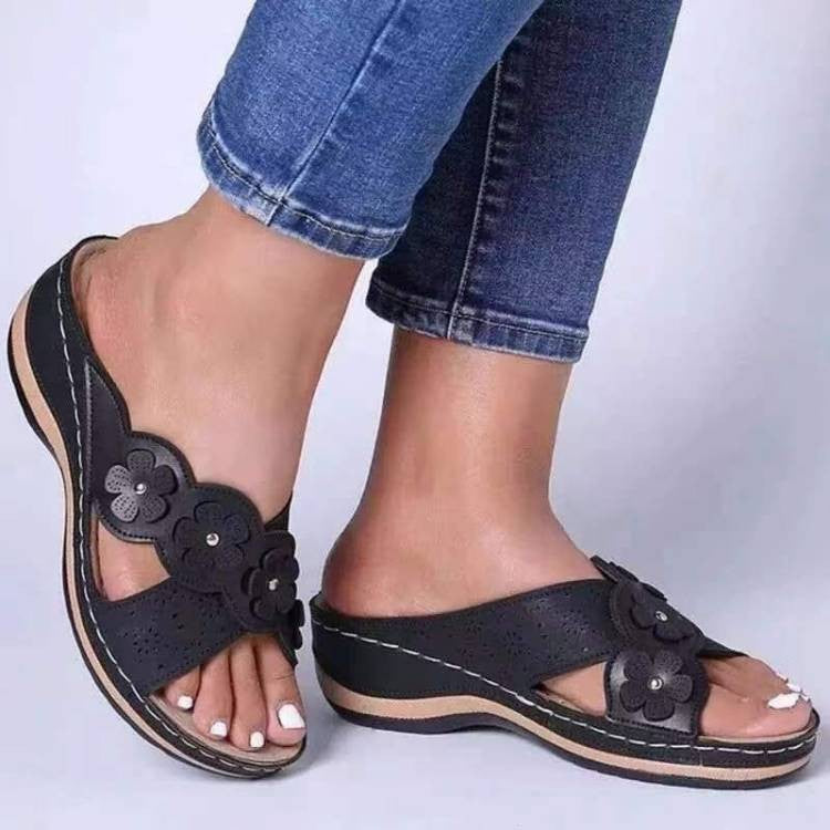 Chanclas de tacón con pendiente floral vintage