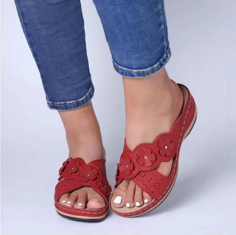 Chanclas de tacón con pendiente floral vintage