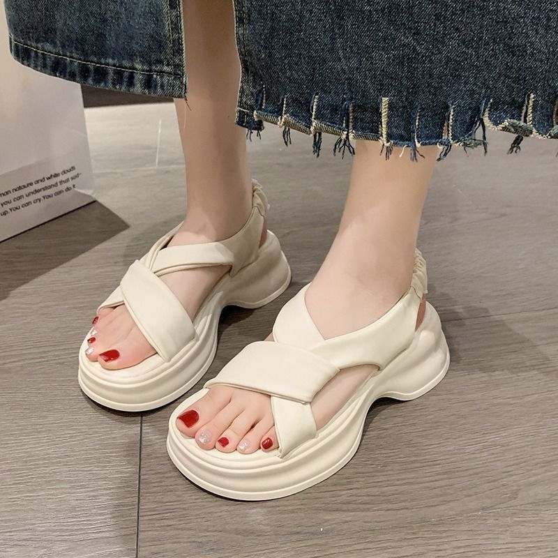 Sandalias de verano de piel suave con suela gruesa