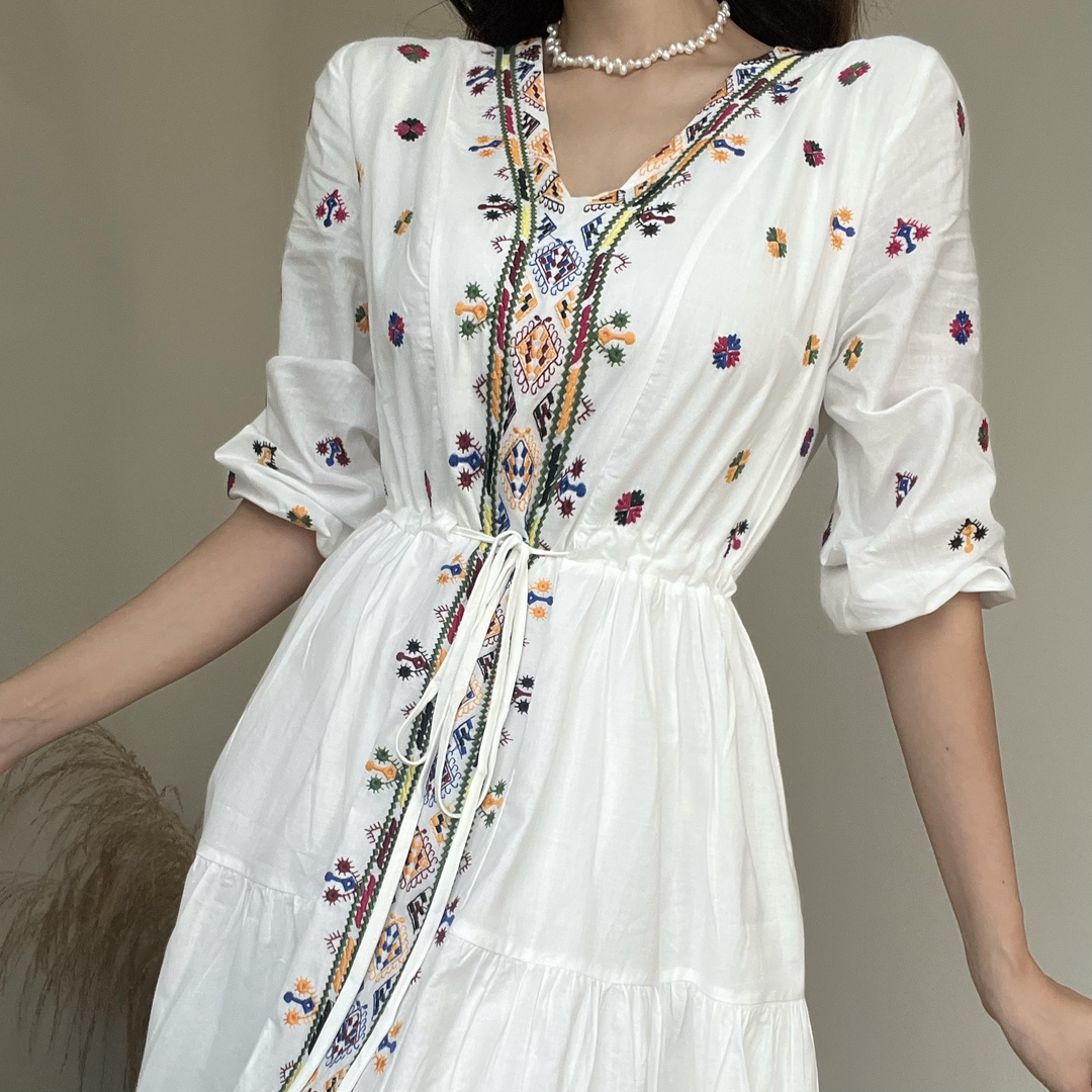 Vestido de mujer bordado