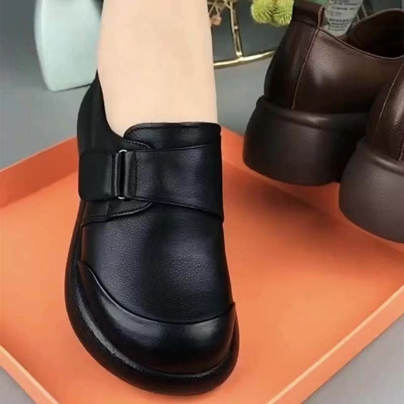 Zapatos de cuña cómodos y suaves para mujer.